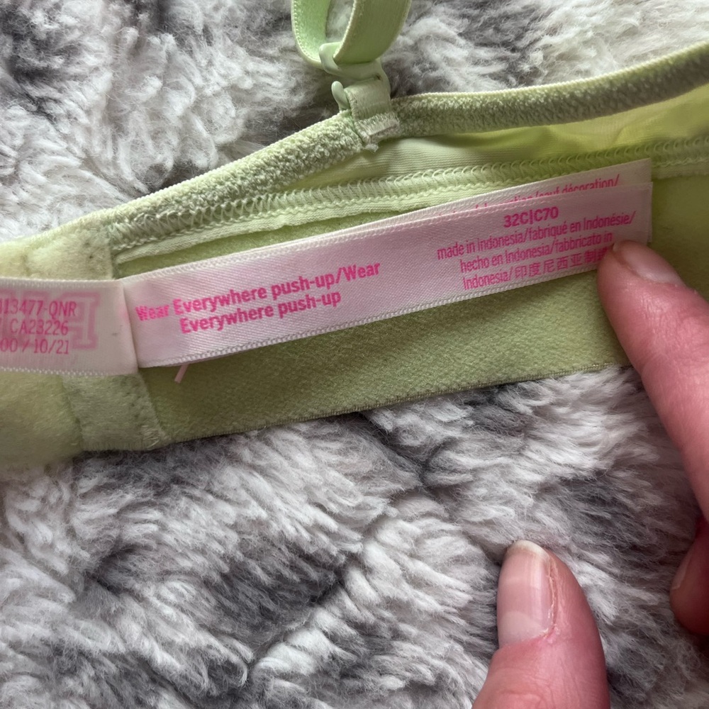 PINK BY VS push up bra - Picture 4 of 4